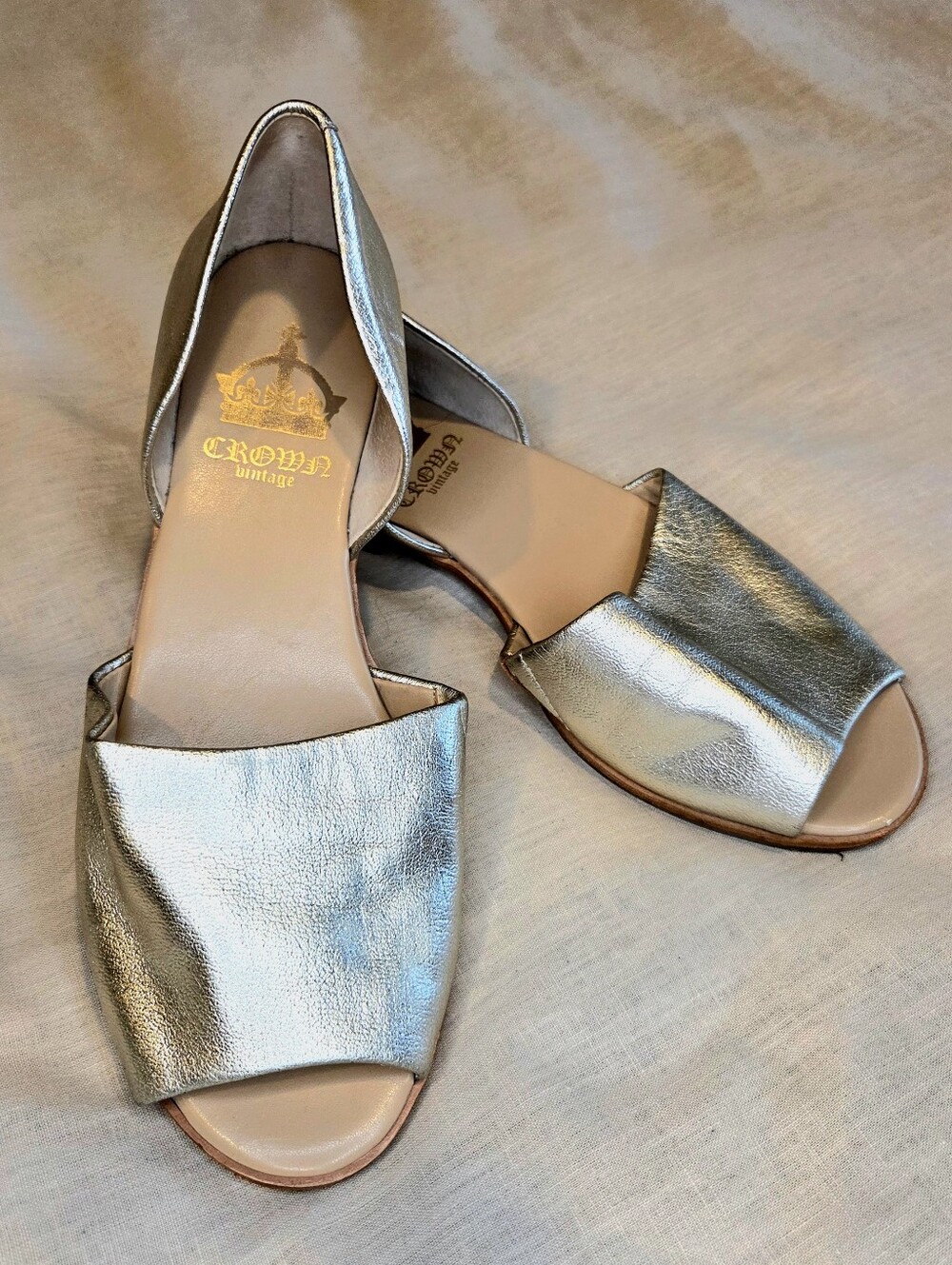 Crown Vintage Metallic Gold Leather Slide Sandals Peep Toe Mule 8M Minimal Chic